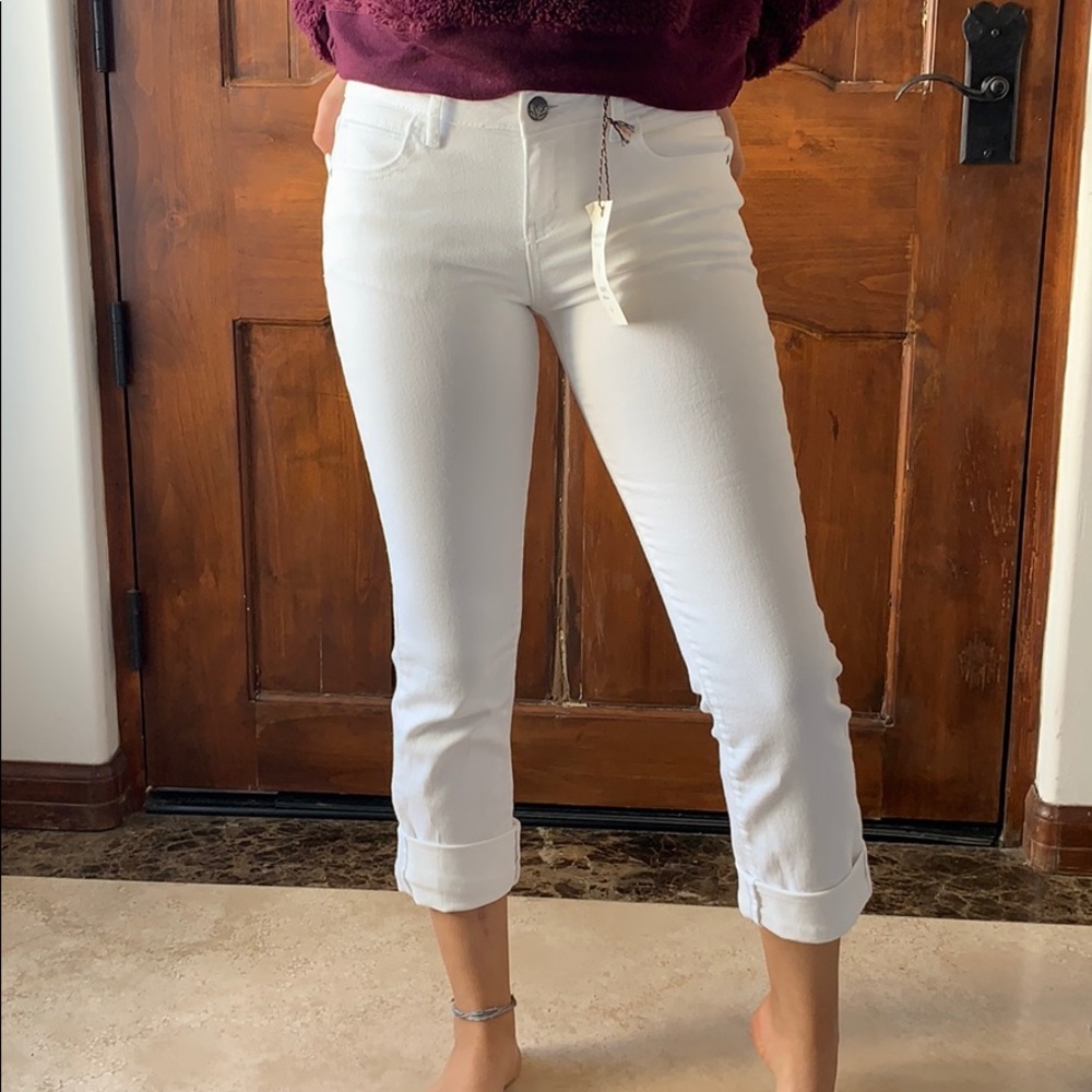 White Roll Cuff Capri size 0